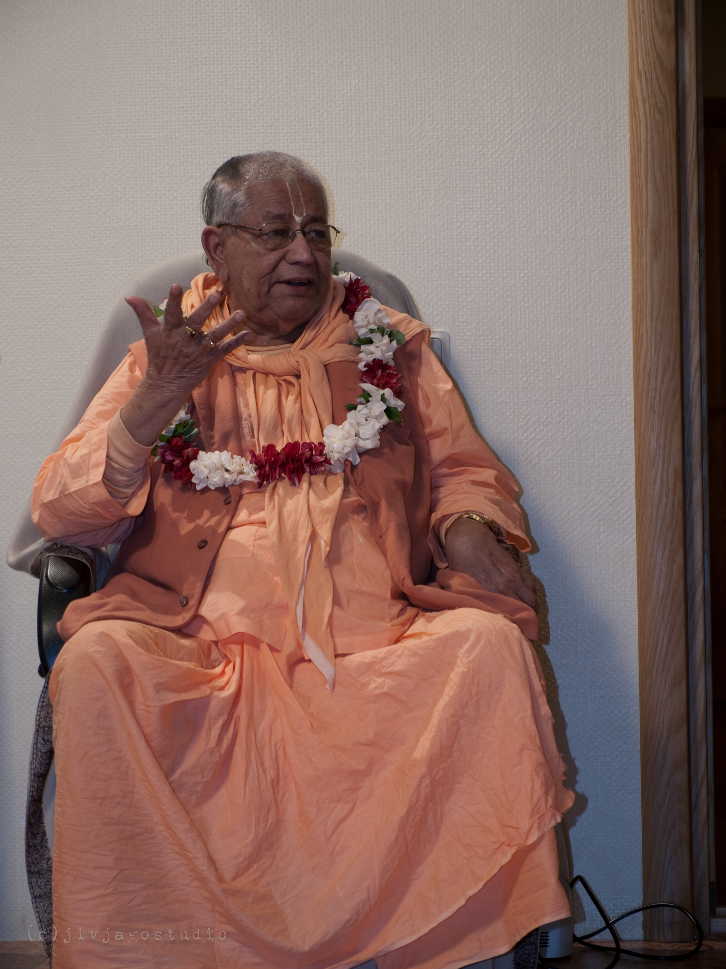 Основа всего — вера, не чувственный опыт