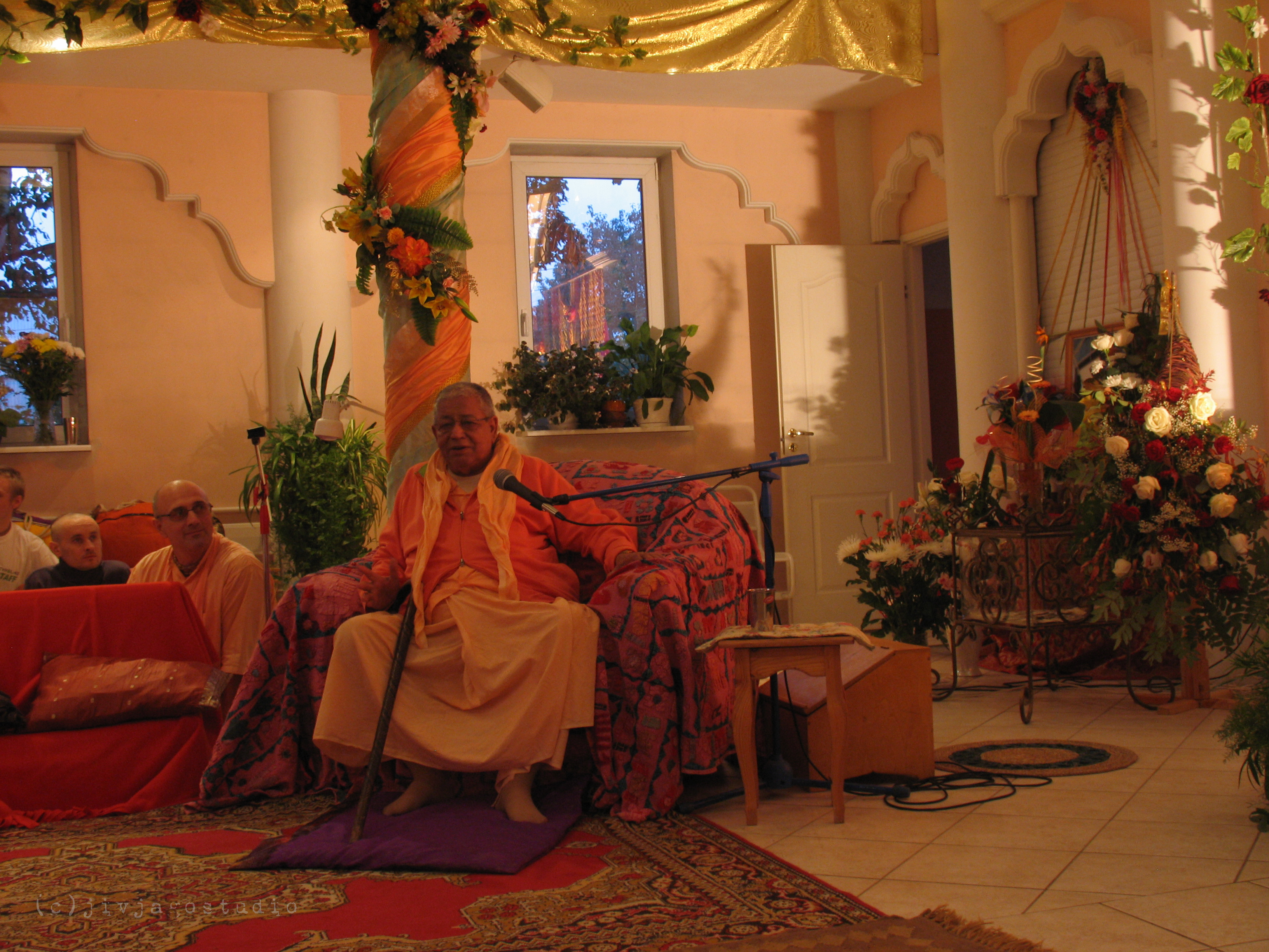 Проповедь ведического восприятия на Западе и в России